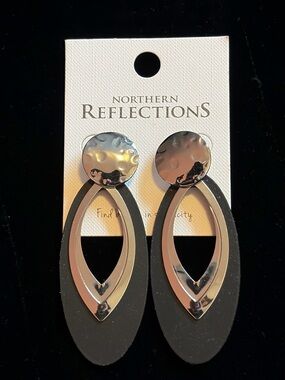 4/$20🌷🆕🖤Northern Reflections Black & Silver Pierced Earrings🖤Nickel Free